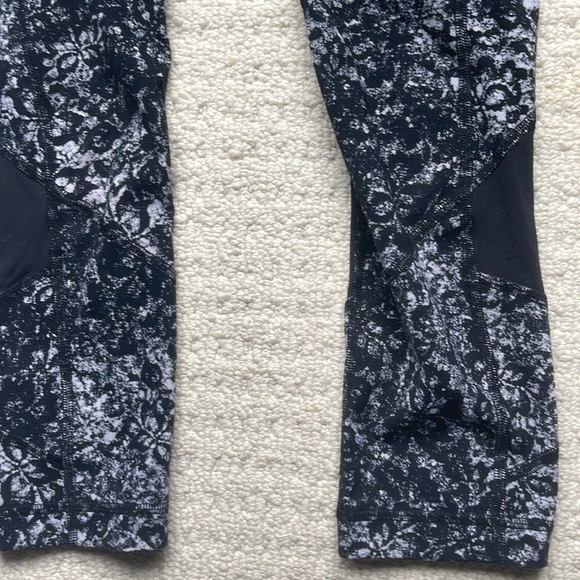 Lululemon Pace Rival Crop 22" in Achromatize Ice Grey Black Size 2 - Picture 5 of 11